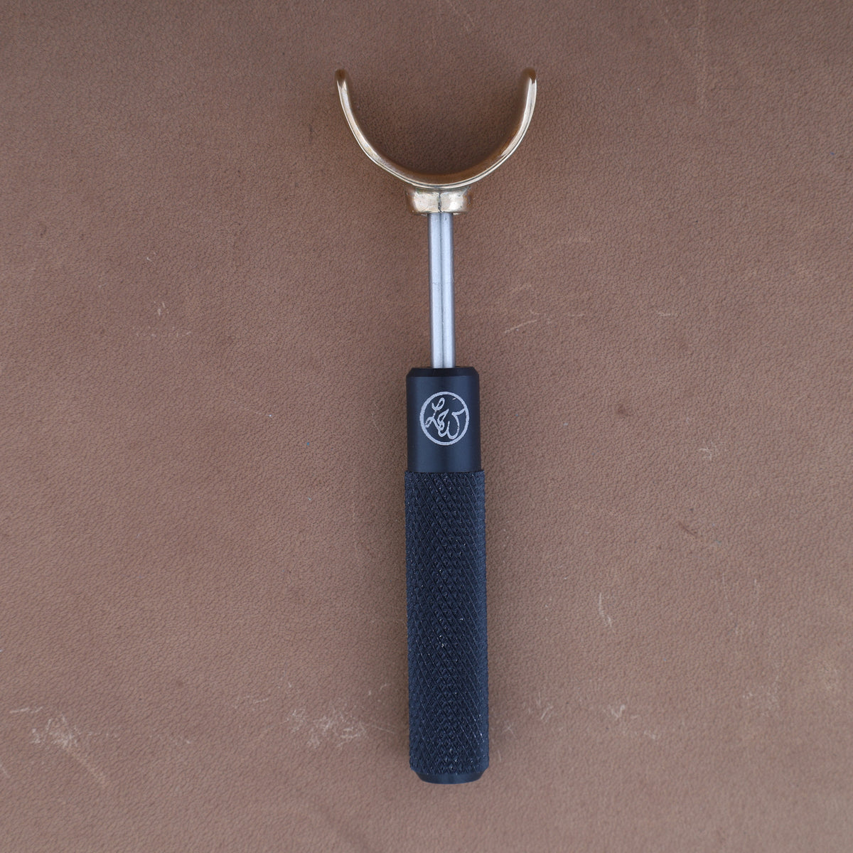 Leather Wranglers SK-3 swivel knife, 3/8 inch barrel, Black, flat traditional yoke