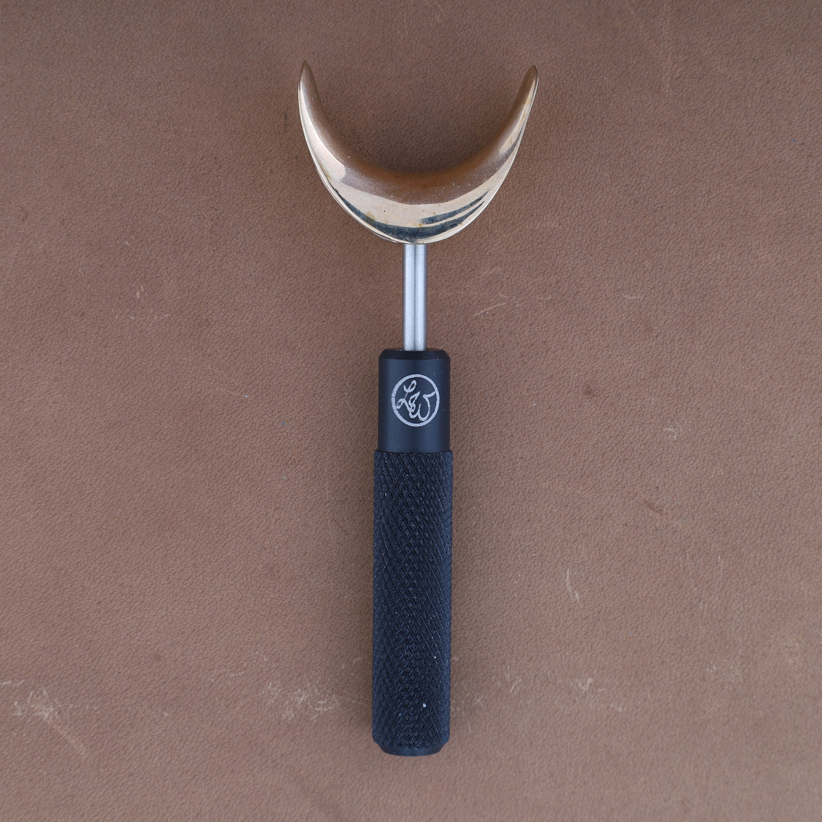 Leather Wranglers SK-3 swivel knife, 3/8 inch barrel, Black, saddle rounded yoke