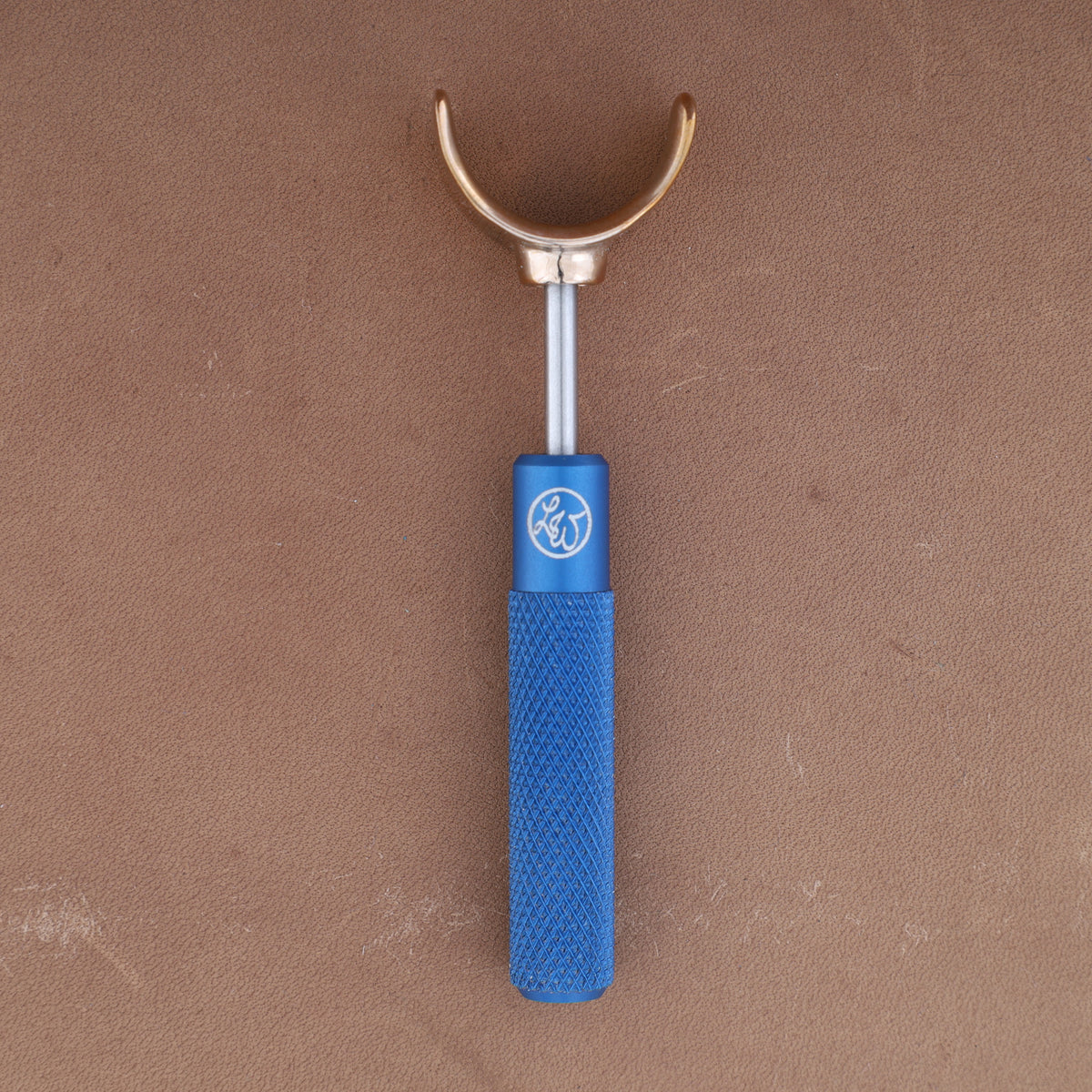 Leather Wranglers SK-3 swivel knife, 3/8 inch barrel, Royal Blue, flat traditional yoke