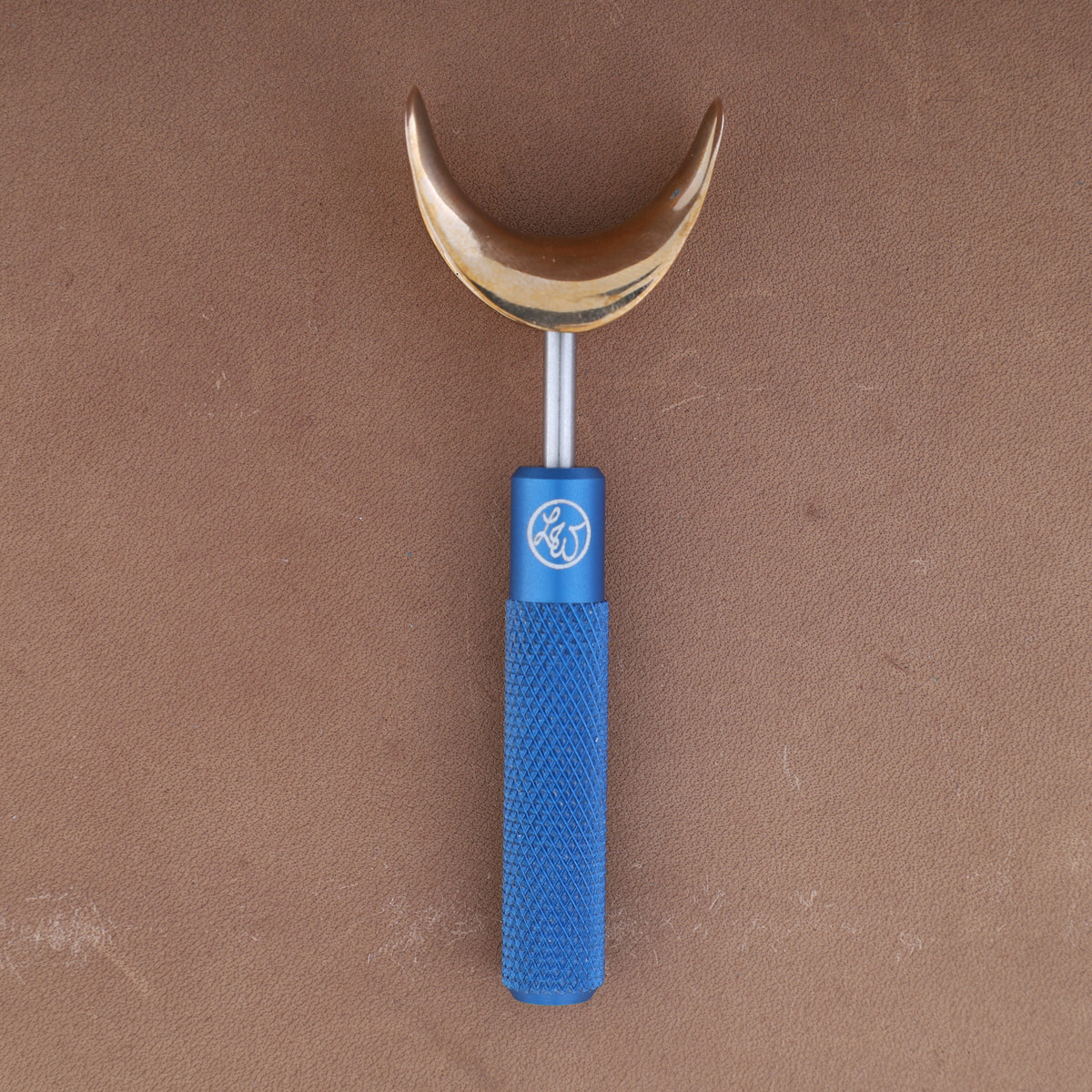 Leather Wranglers SK-3 swivel knife, 3/8 inch barrel, Royal Blue, saddle rounded yoke